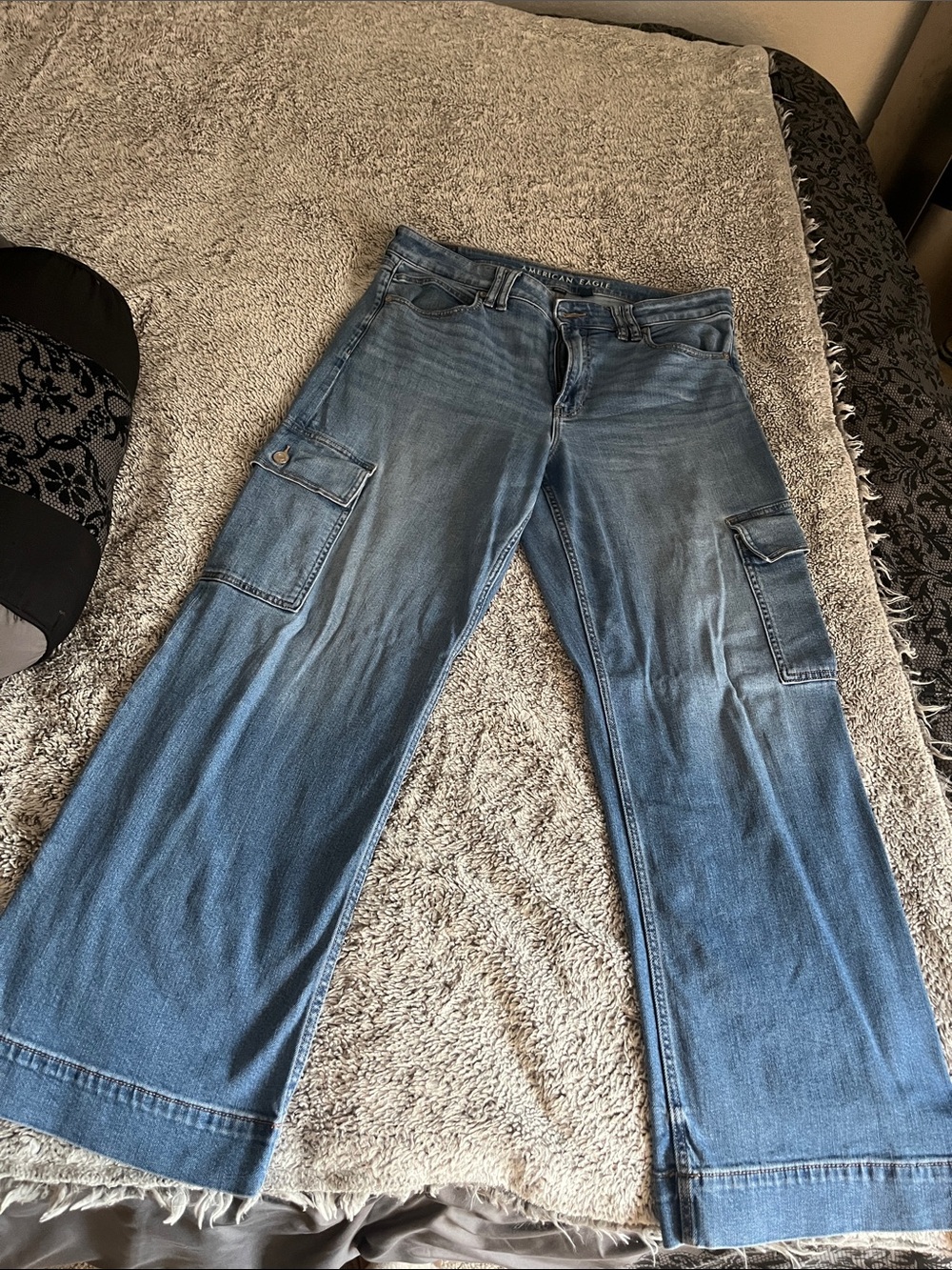 American Eagle Outfitters Medium Blue Wide-Leg Cargo Jeans - Women's